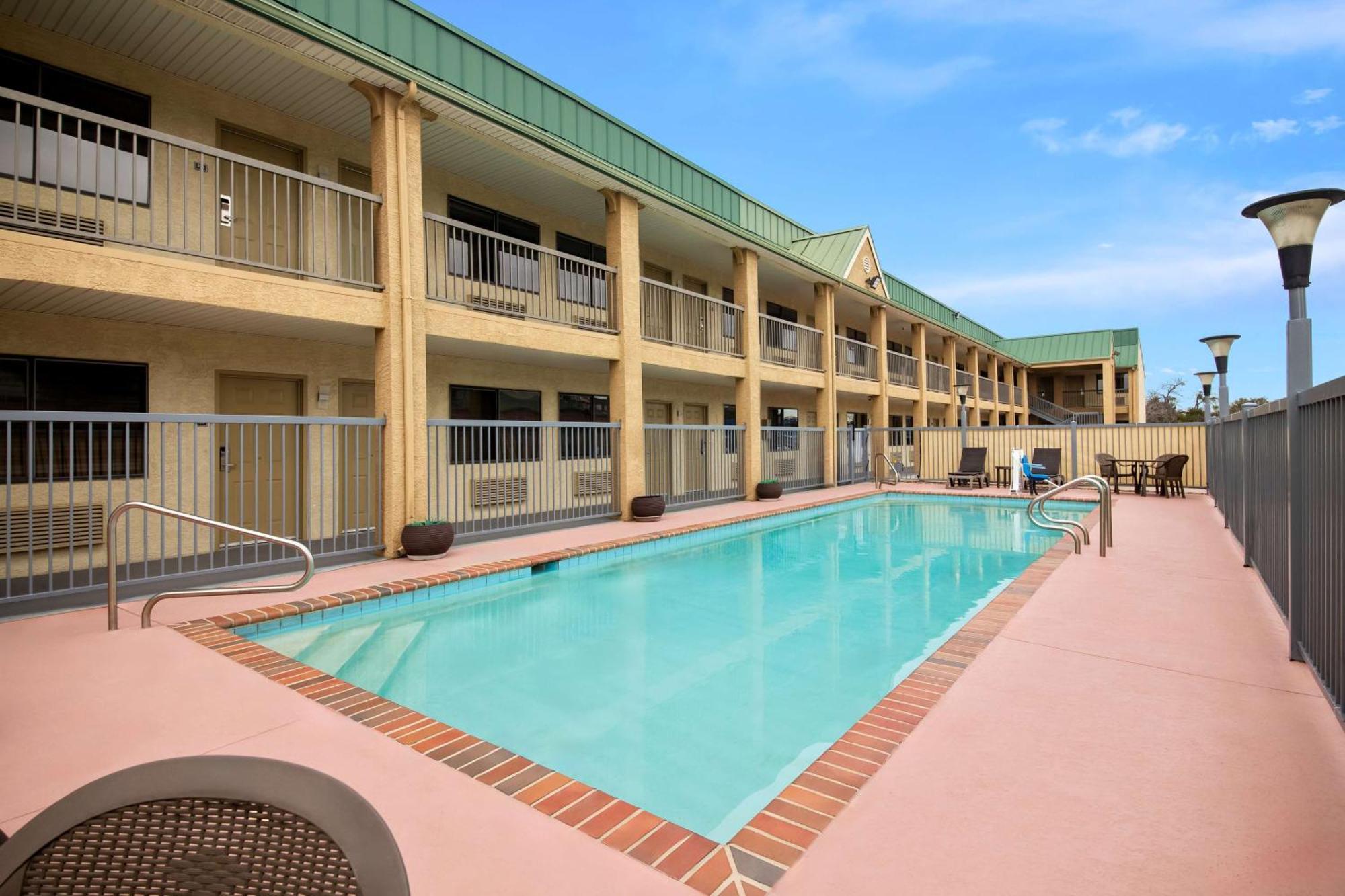 Best Western Cedar Inn Cedar Park Exterior foto